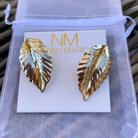 Neiman Marcus Goldtone Leaf Clip-On Earrings - Picture 1 of 5